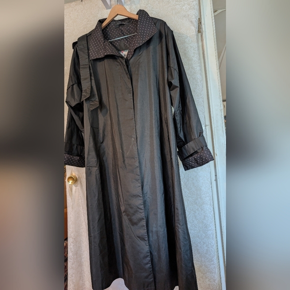 British Mist Women's Full Length Black Coat w Polka‎ Dot Detail Sz.14 - Picture 4 of 16
